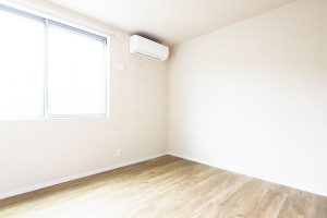 クロス貼替えと大掃除をセットで1部屋ずつするのがおススメです！